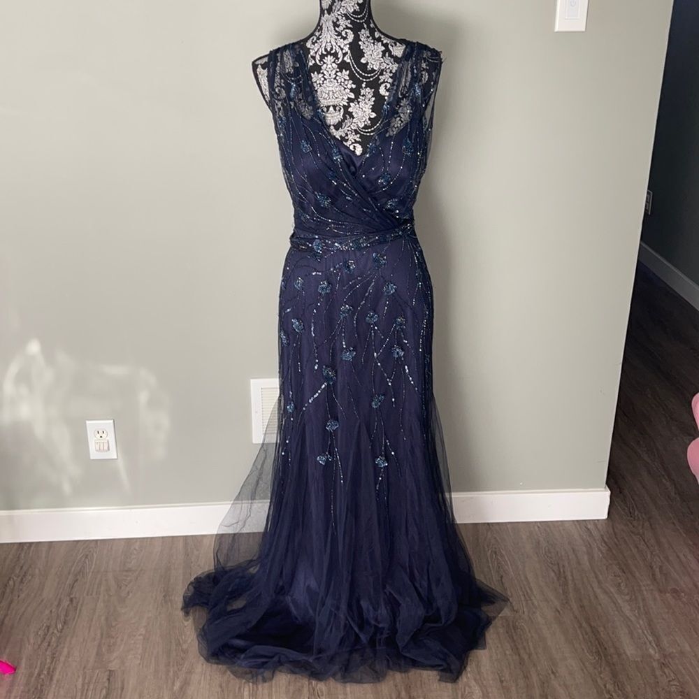 how stopper dress ! Formal elegant dress .